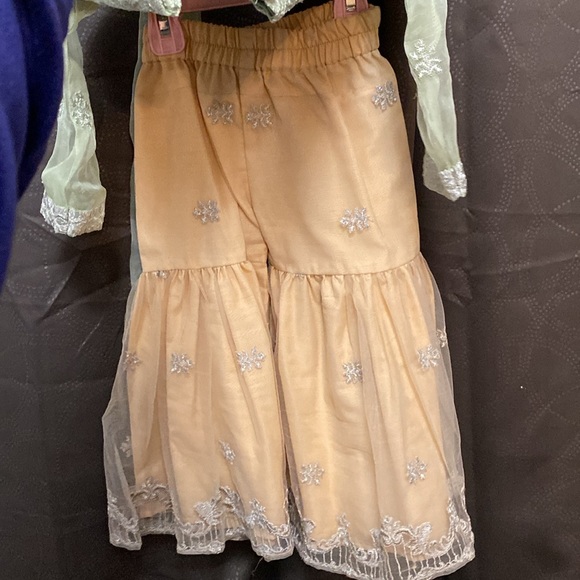 Kids gharara -Anaya by kiran chaudry - Picture 3 of 3